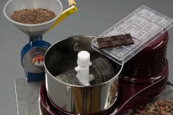 Kompromisslos feine Kaffeeschokolade im Melangeur