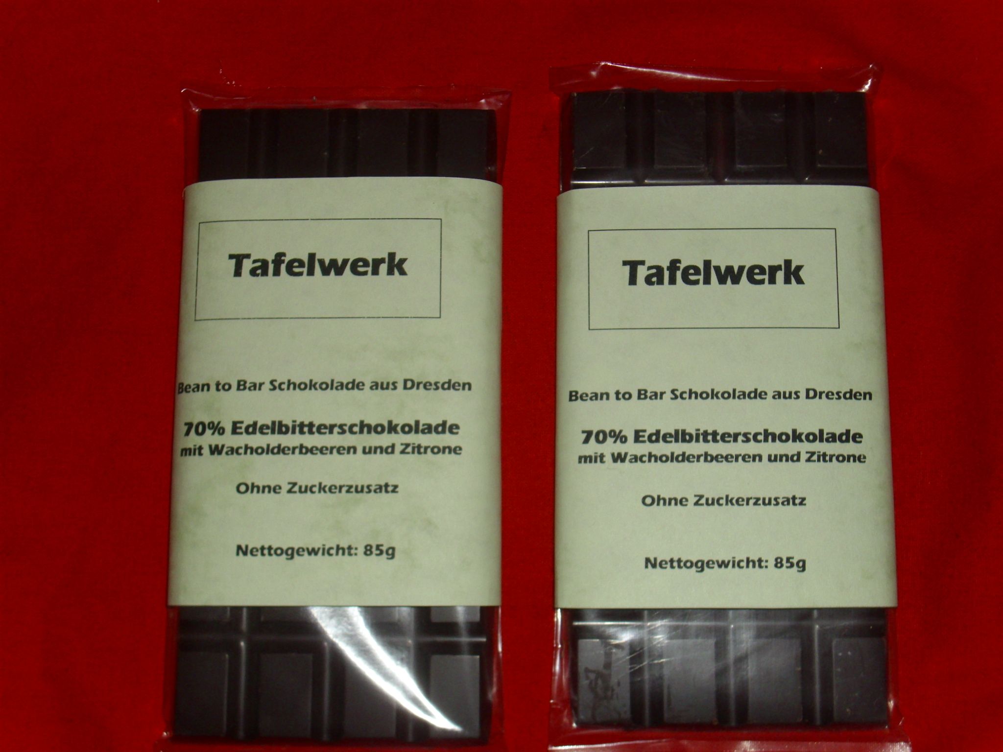 Die ersten Tafeln der 2018 gegründeten Manufaktur.