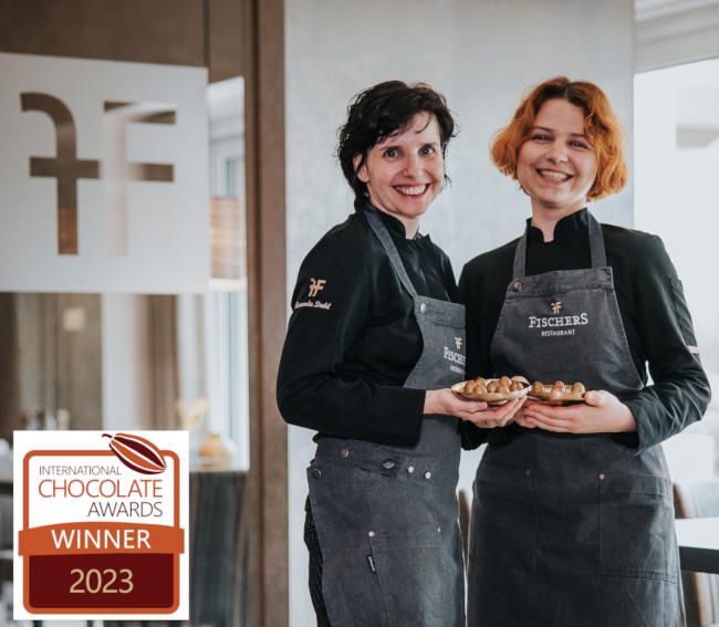 Amanda Dahl und Tessa Bingemann gewinnen Gold für ihre Cherry C. Lady Praline bei den International Chocolate Awards Amanda Dahl und Tessa Bingemann gewinnen Gold für ihre Cherry C. Lady Praline bei den International Chocolate Awards