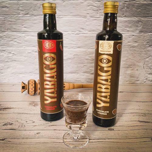 Schokoladenliqueure von Yabago in den Sorten Chili und Marzipan Schokoladenliqueure von Yabago in den Sorten Chili und Marzipan